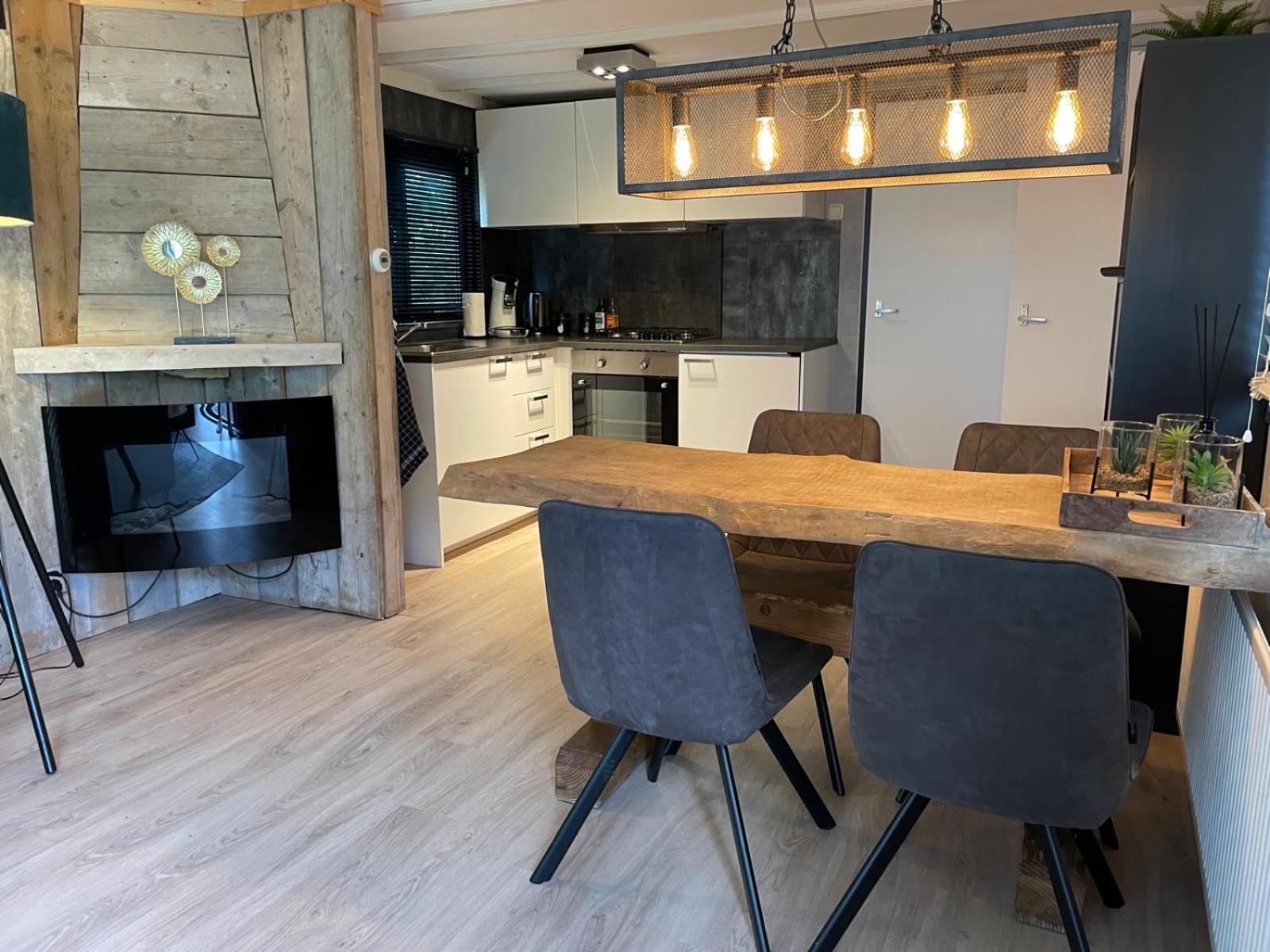 Uniek Chalet Op De Veluwe, In Bosrijke Omgeving. Putten Exteriér fotografie